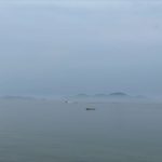 霞がかった琵琶湖